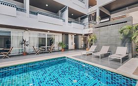 ชาโตว์เดลบูทีคเรสซิเดนท์